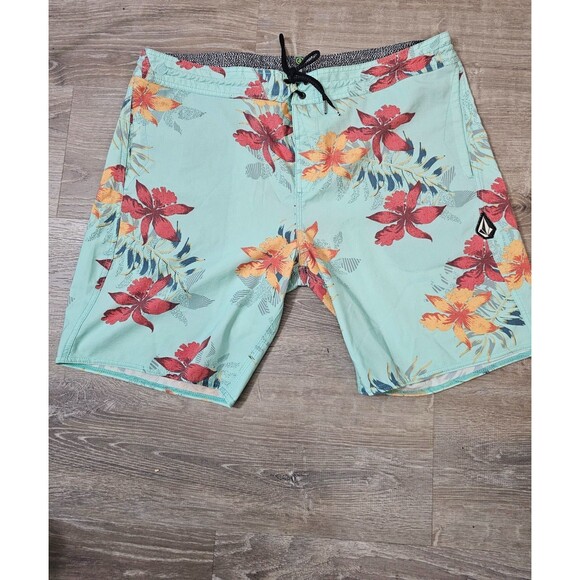 Volcom Men’s Floral Boardshorts Size 40 Surf Swim Trunks Aqua Red Yellow - Picture 1 of 4